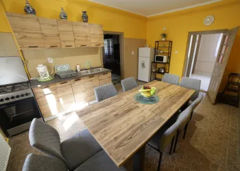 Nagy közös konyha - Fónagy Apartmanok és Grill Műhely